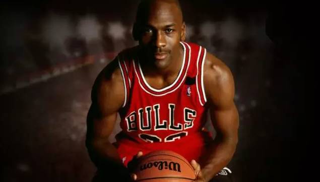 他的表现更 他的表现更