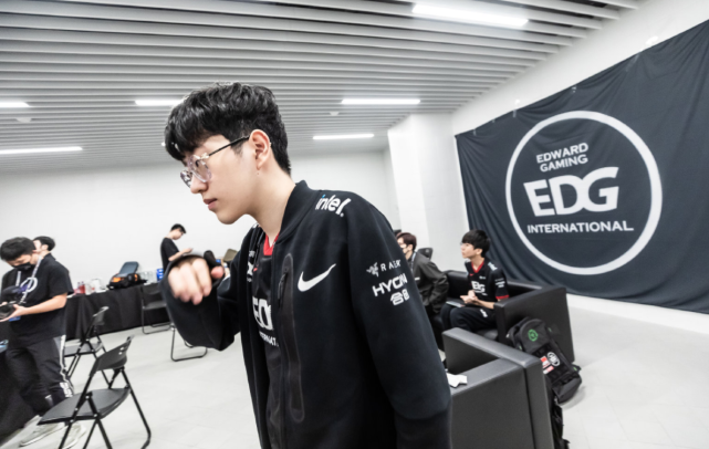 对球队集体 对球队集体